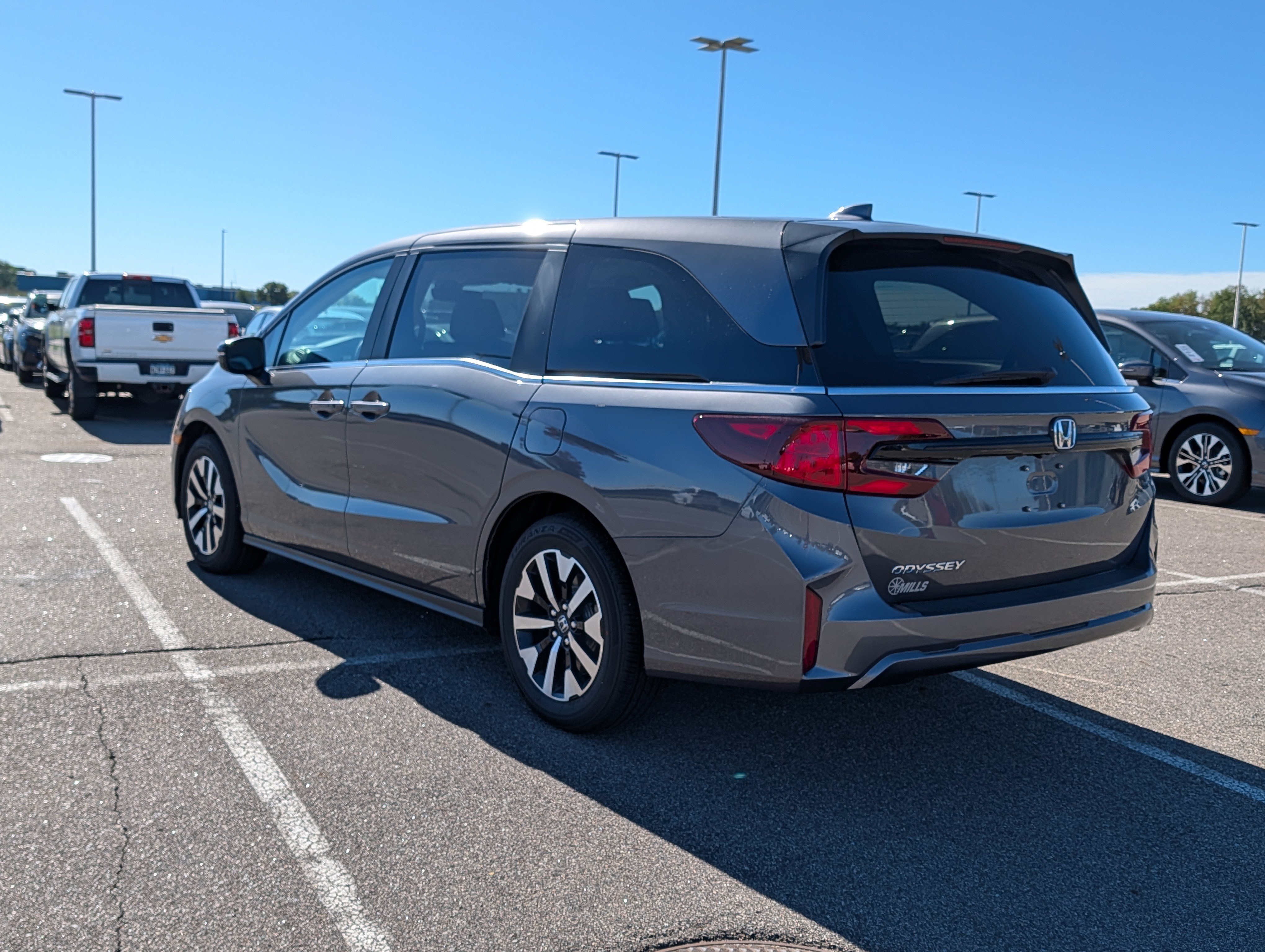 Used 2026 Honda Odyssey EX-L image 3
