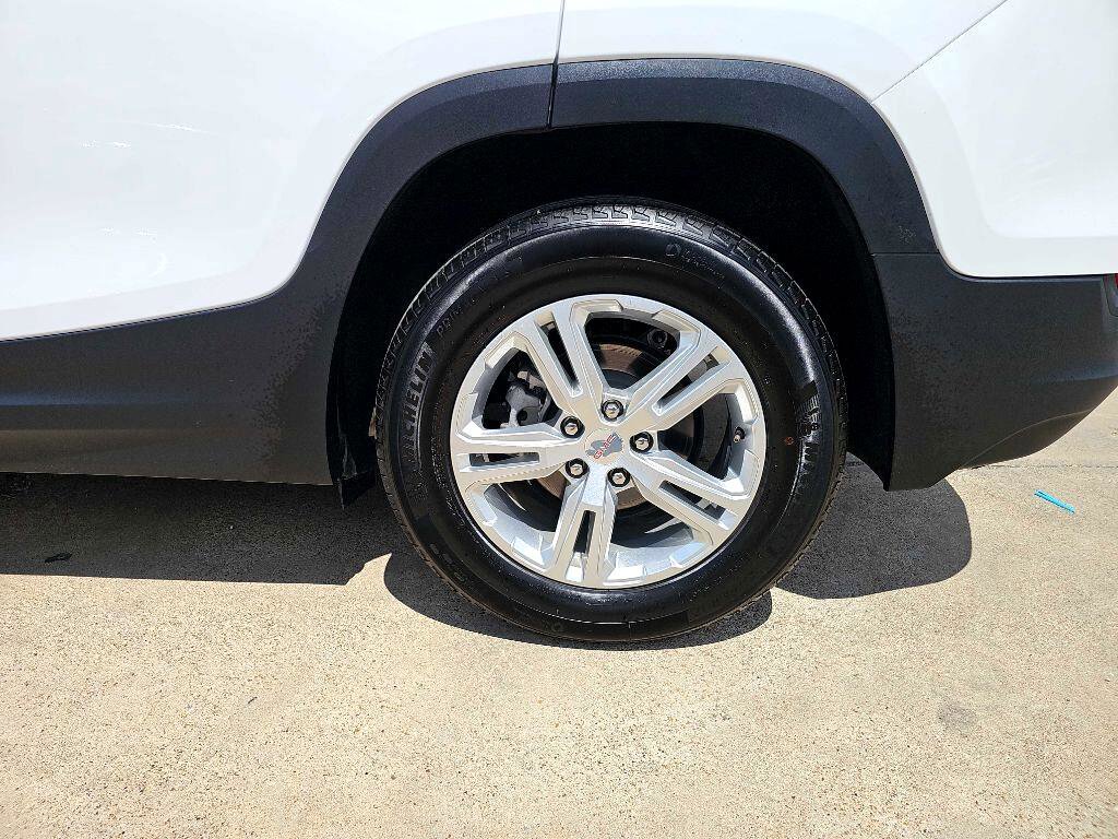 Used 2024 GMC Terrain SLE image 10