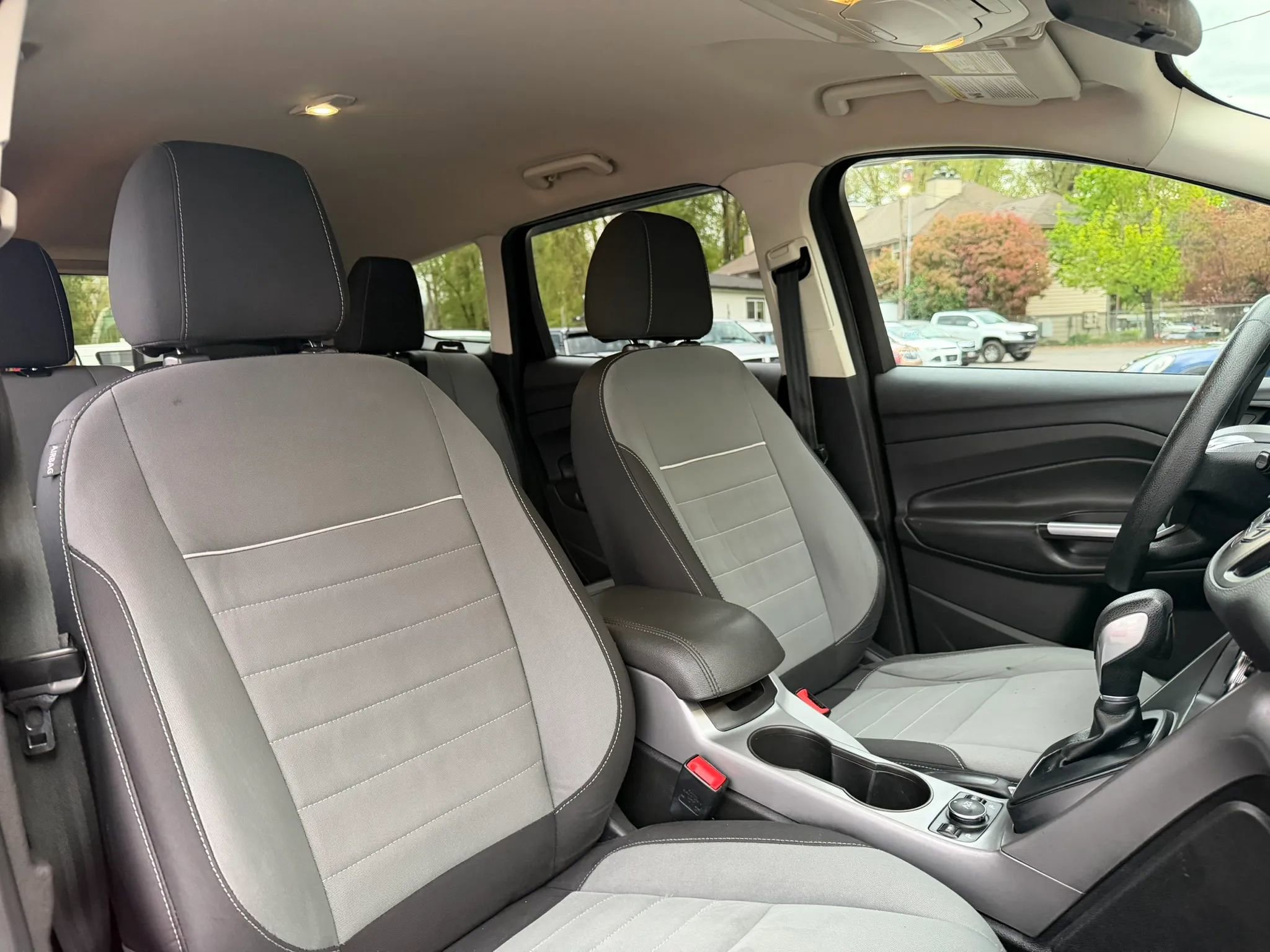 Used 2015 Ford Escape SE image 24