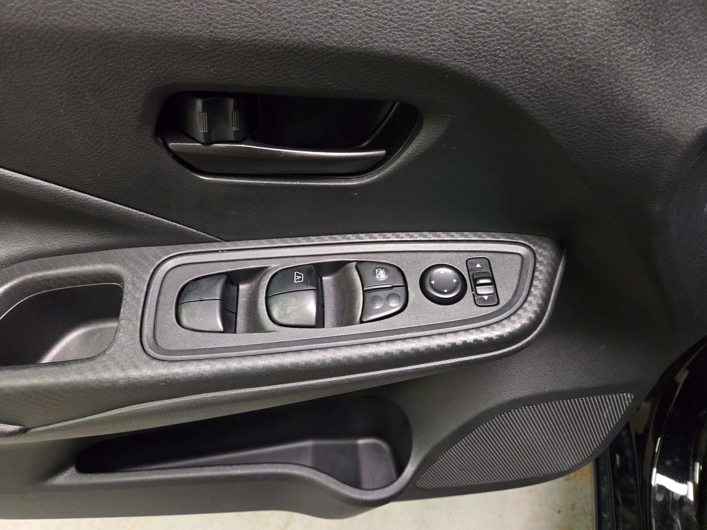 Used 2020 Nissan Versa S FWD image 15