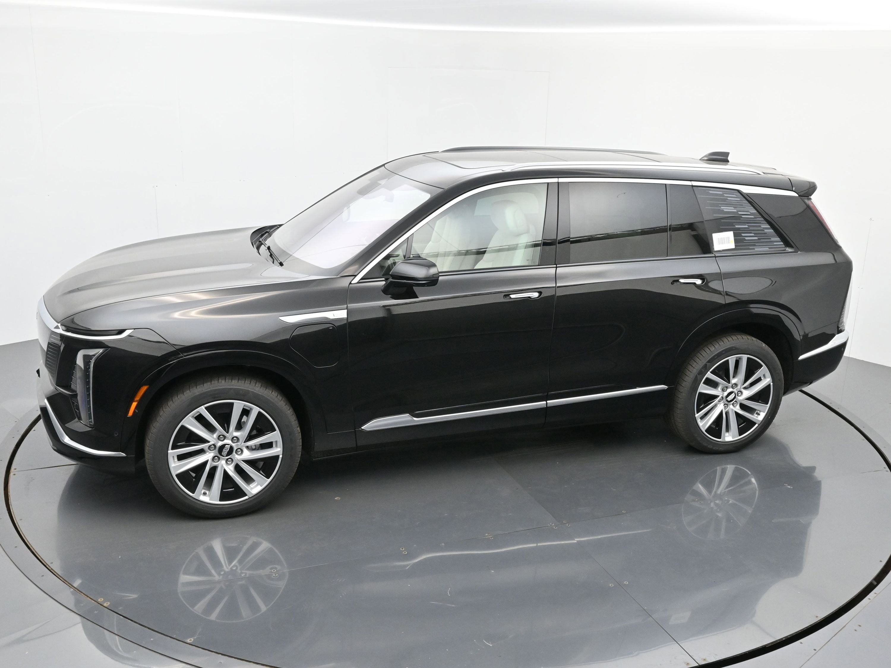 New 2026 Cadillac Vistiq Luxury w/ LPO, Floor Liner Package image 24