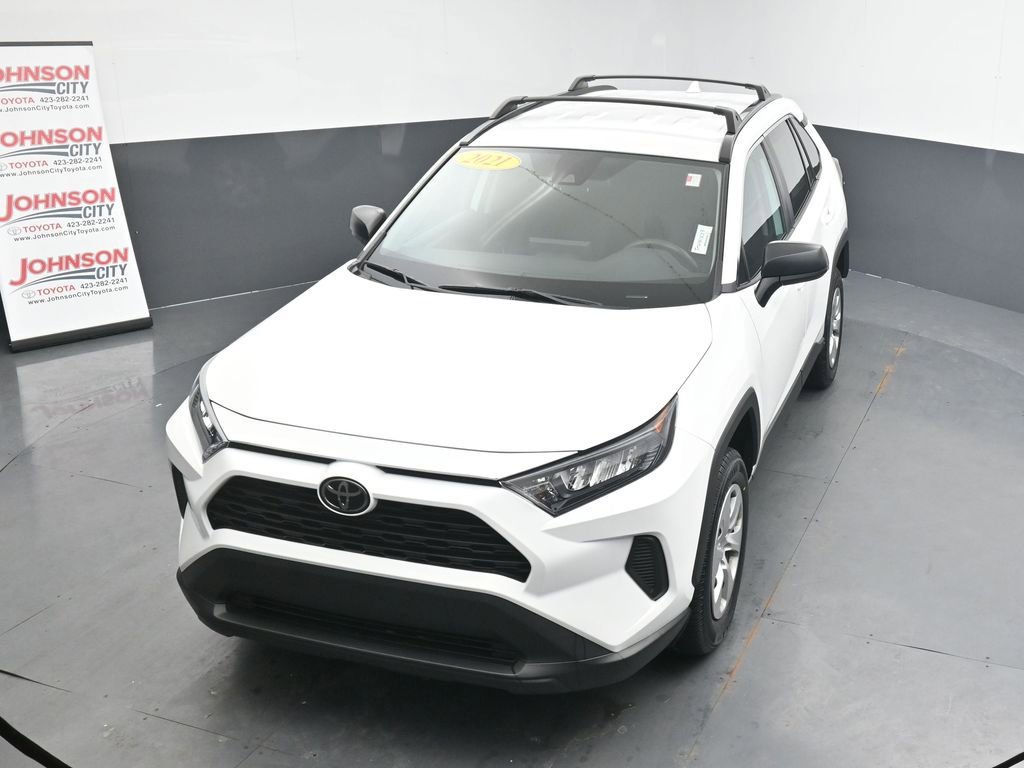 Used 2021 Toyota RAV4 LE image 27