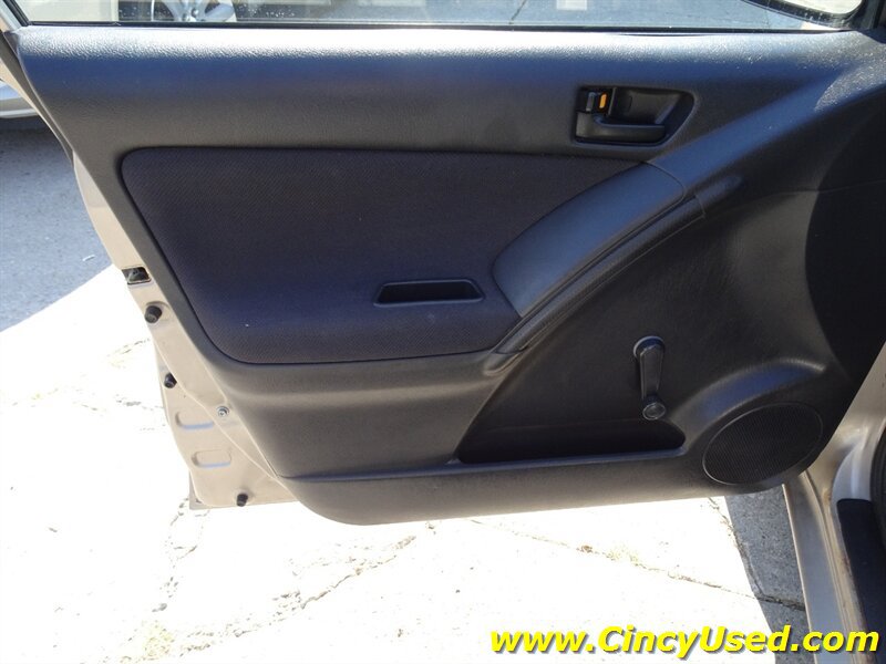 Used 2003 Toyota Matrix AWD image 26