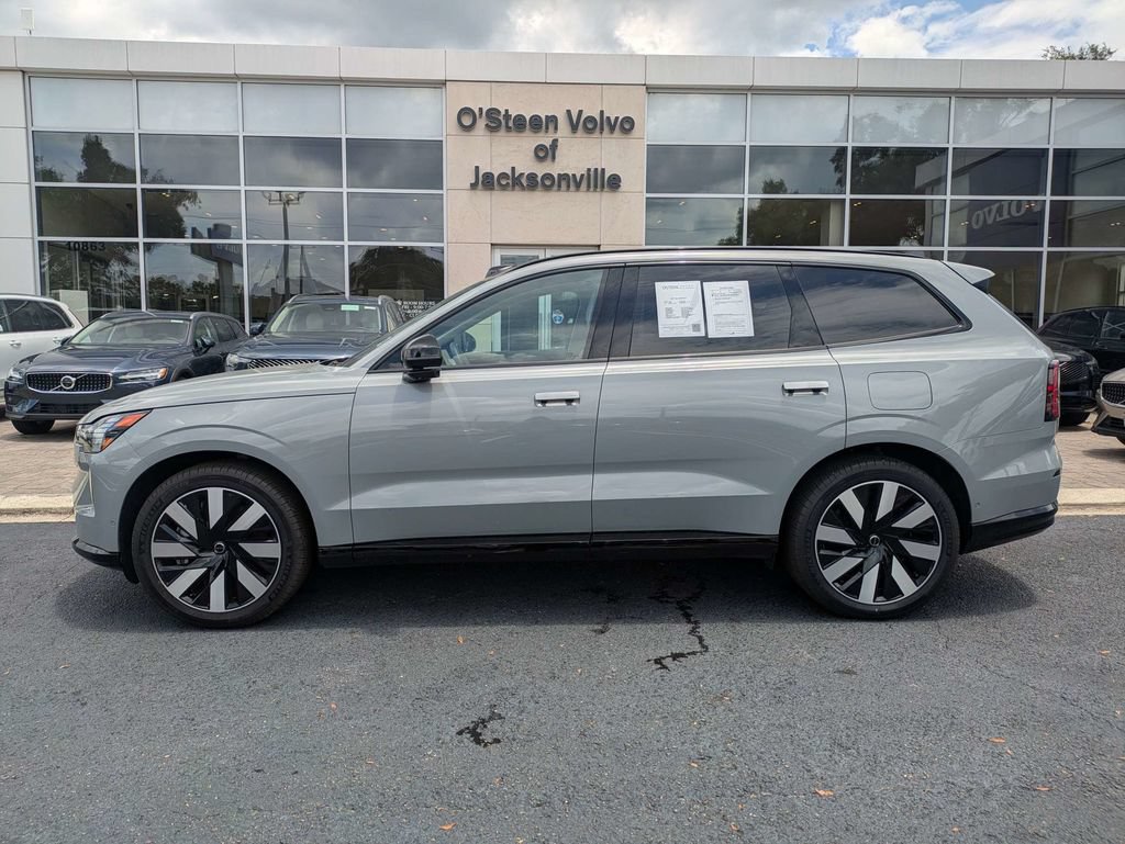 Certified 2025 Volvo EX90 Ultra AWD/4WD image 3
