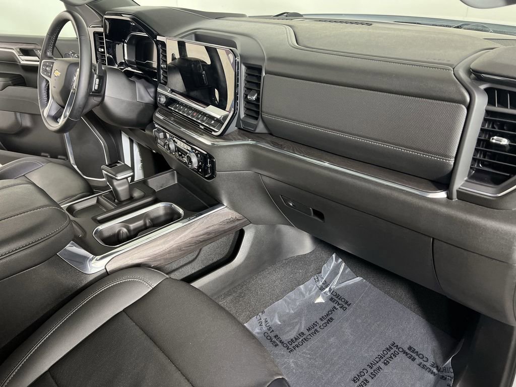 Certified 2023 Chevrolet Silverado 1500 LTZ w/ LTZ Premium Package AWD/4WD image 30