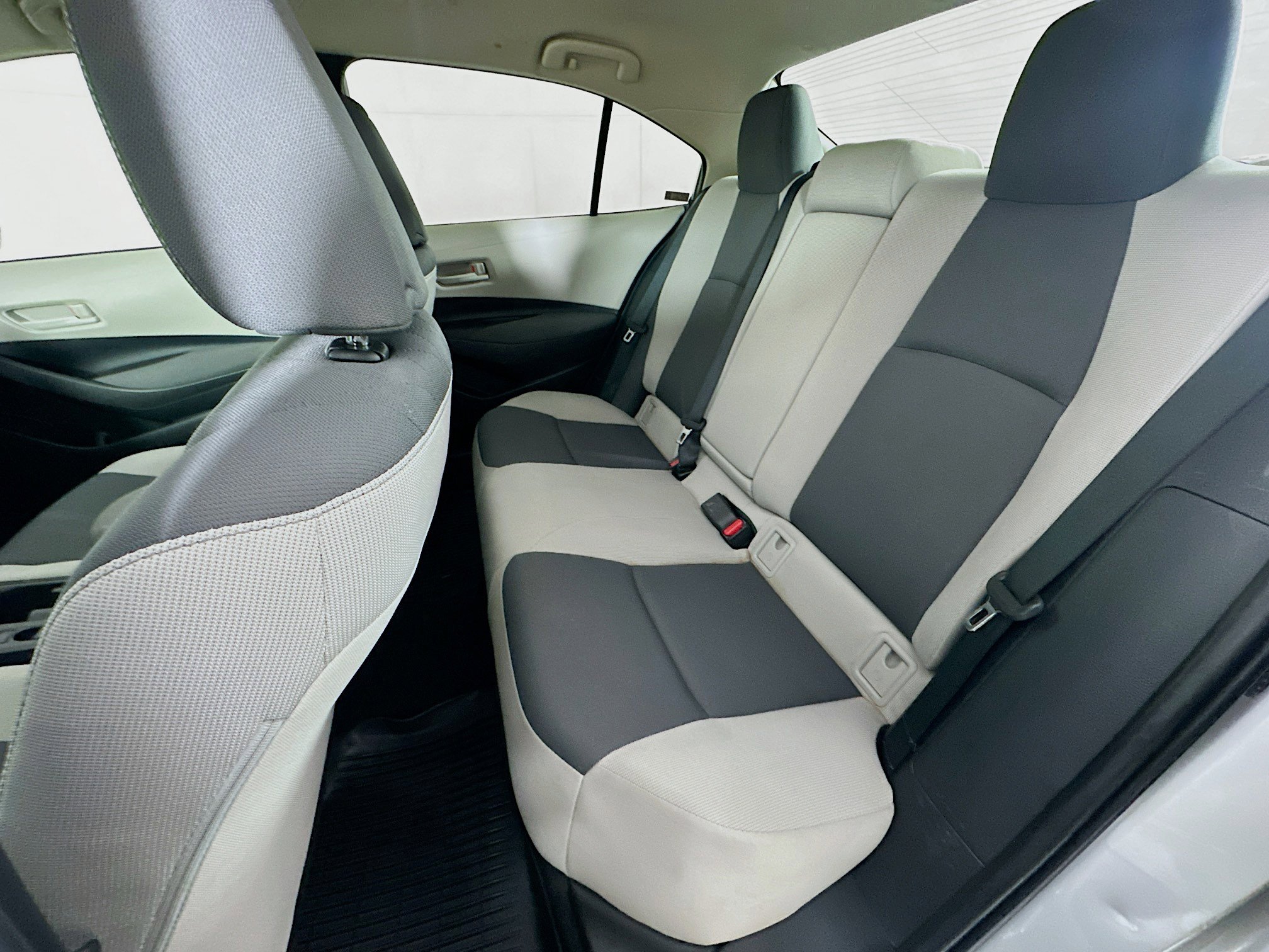 Used 2023 Toyota Corolla LE FWD image 24