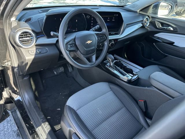 Used 2024 Chevrolet Trax LT image 10