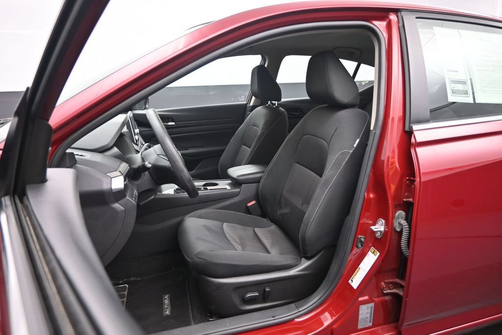 Used 2025 Nissan Altima 2.5 SV FWD image 20