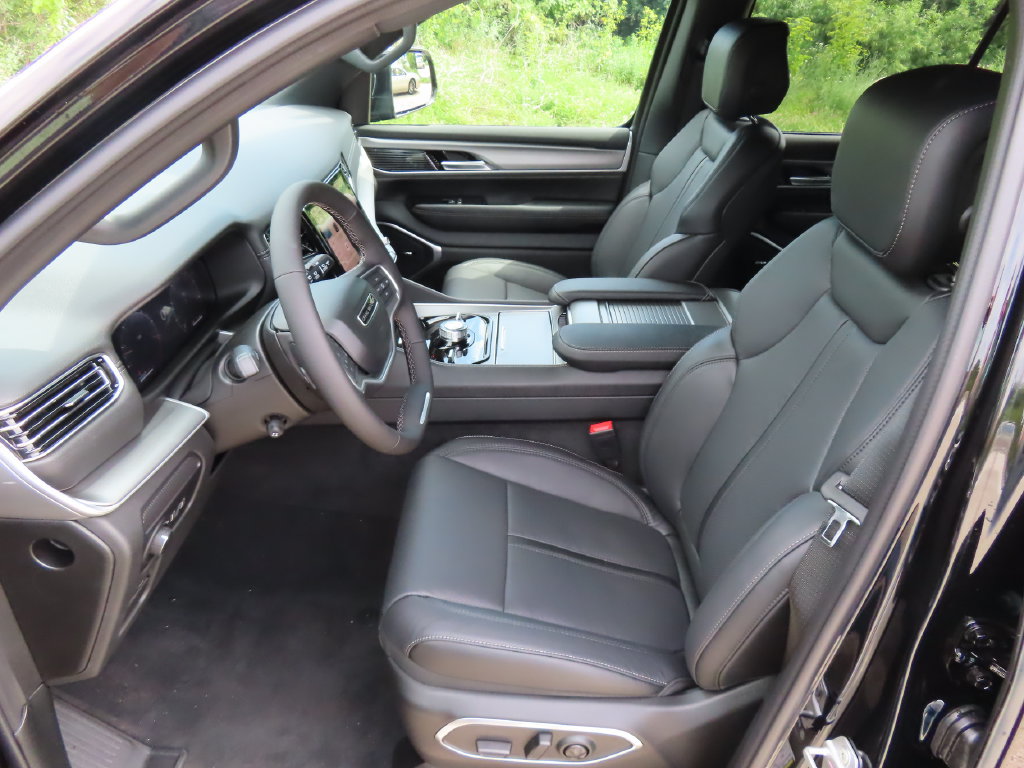 New 2026 Jeep Grand Wagoneer L Limited w/ Convenience Group I AWD/4WD image 23