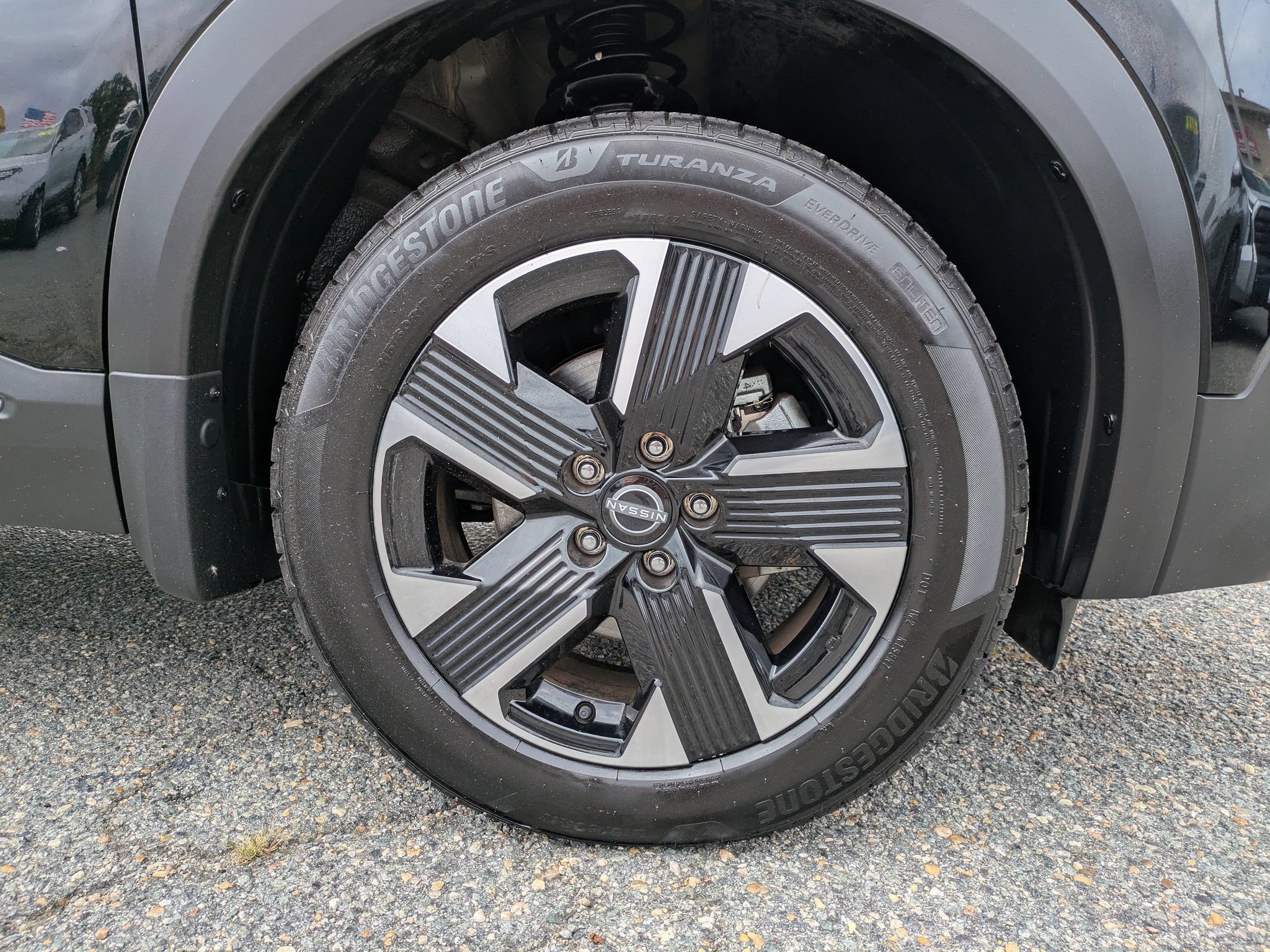 Used 2025 Nissan Kicks SR AWD/4WD image 12