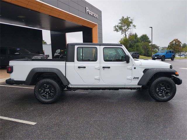 New 2025 Jeep Gladiator Sport image 3