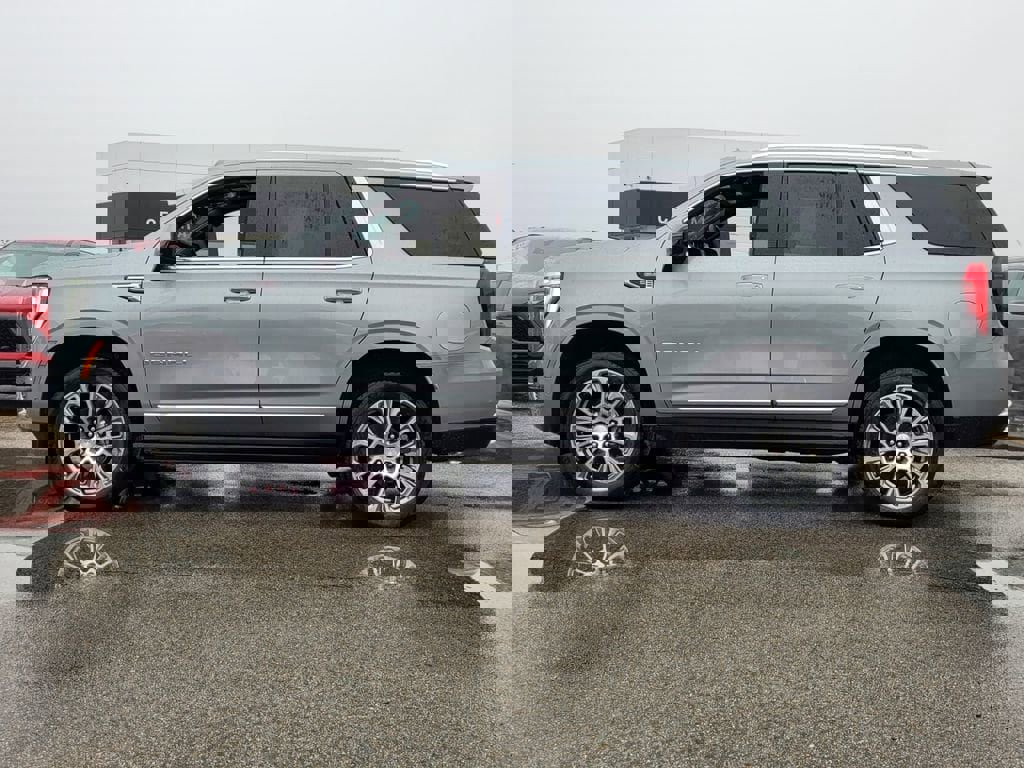 New 2025 GMC Yukon Denali w/ Denali Reserve Package image 2