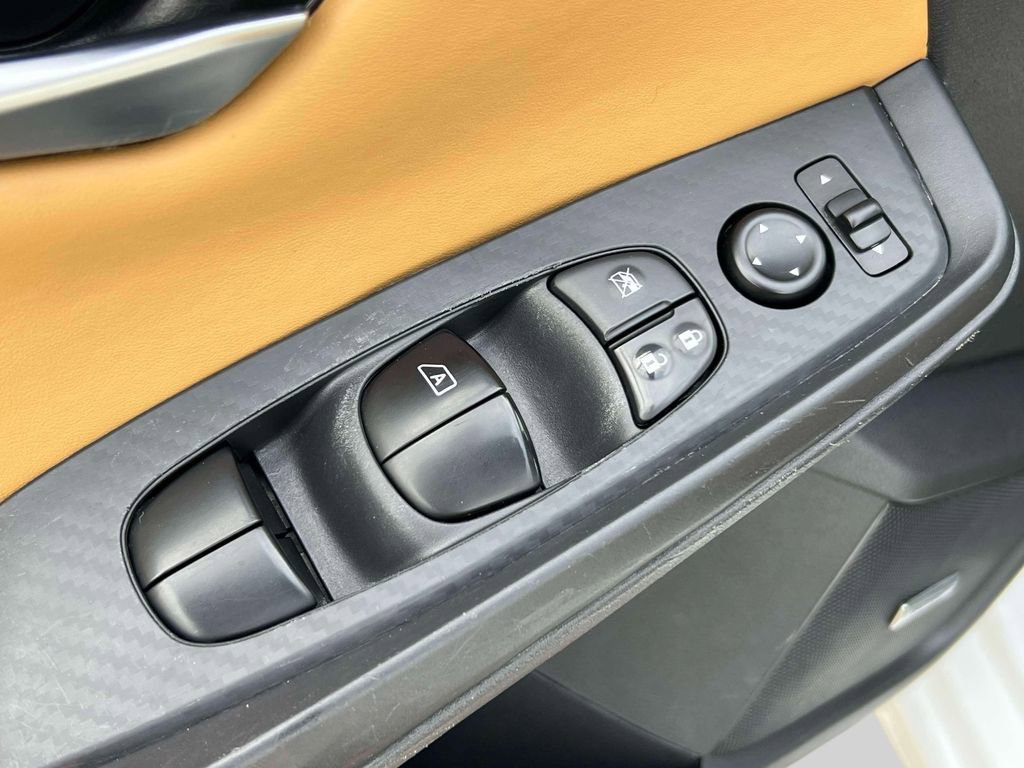 Used 2025 Nissan Sentra SV w/ SV Premium Package FWD image 18