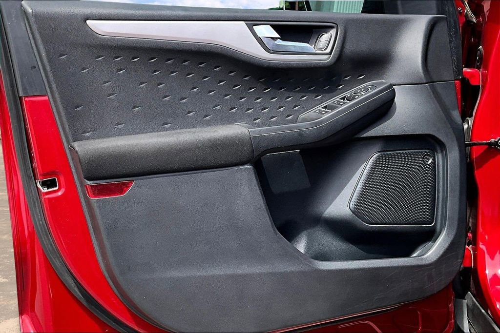 Used 2020 Ford Escape SE image 22