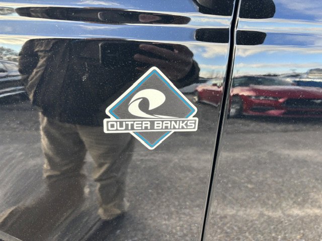 New 2024 Ford Bronco Outer Banks image 2