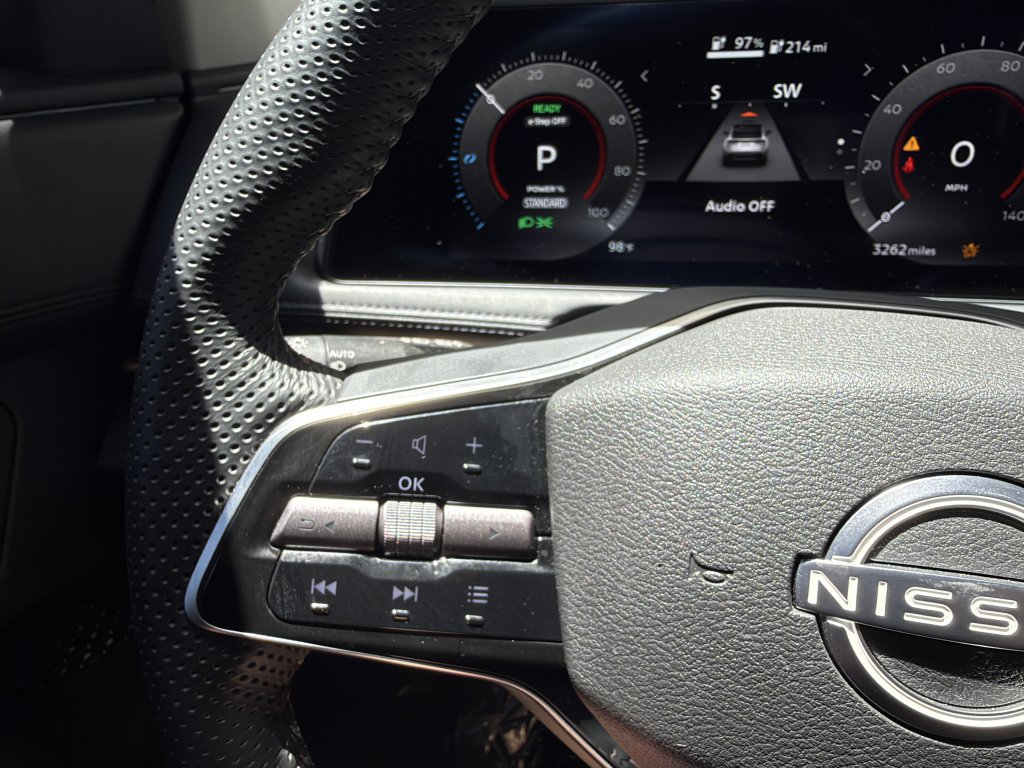 Used 2025 Nissan Ariya FWD image 26