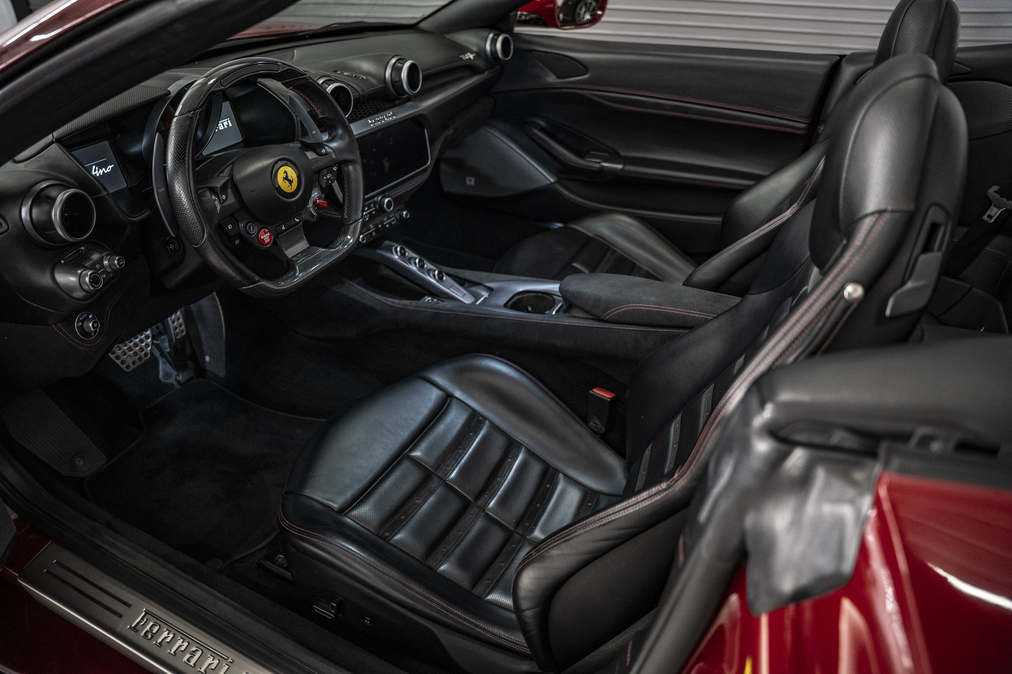Used 2019 Ferrari Portofino RWD image 23