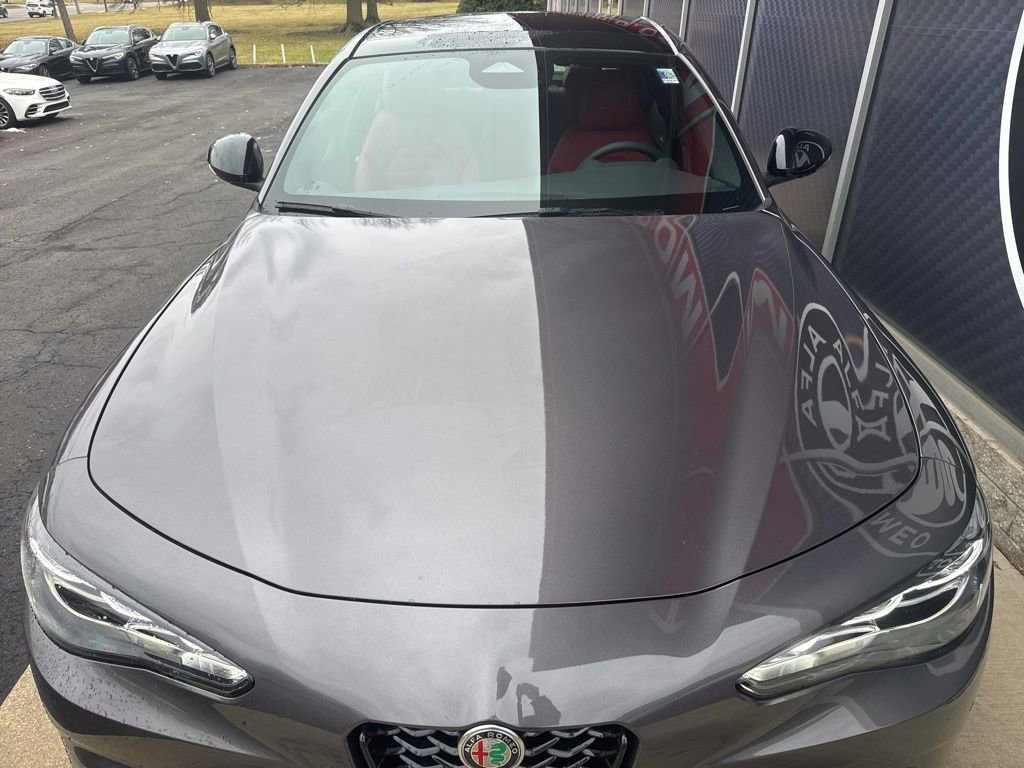 New 2026 Alfa Romeo Giulia AWD image 5
