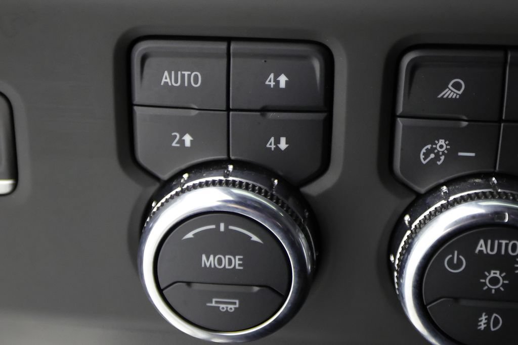 Used 2024 GMC Sierra 2500 AT4 w/ AT4 Premium Plus Package AWD/4WD image 26