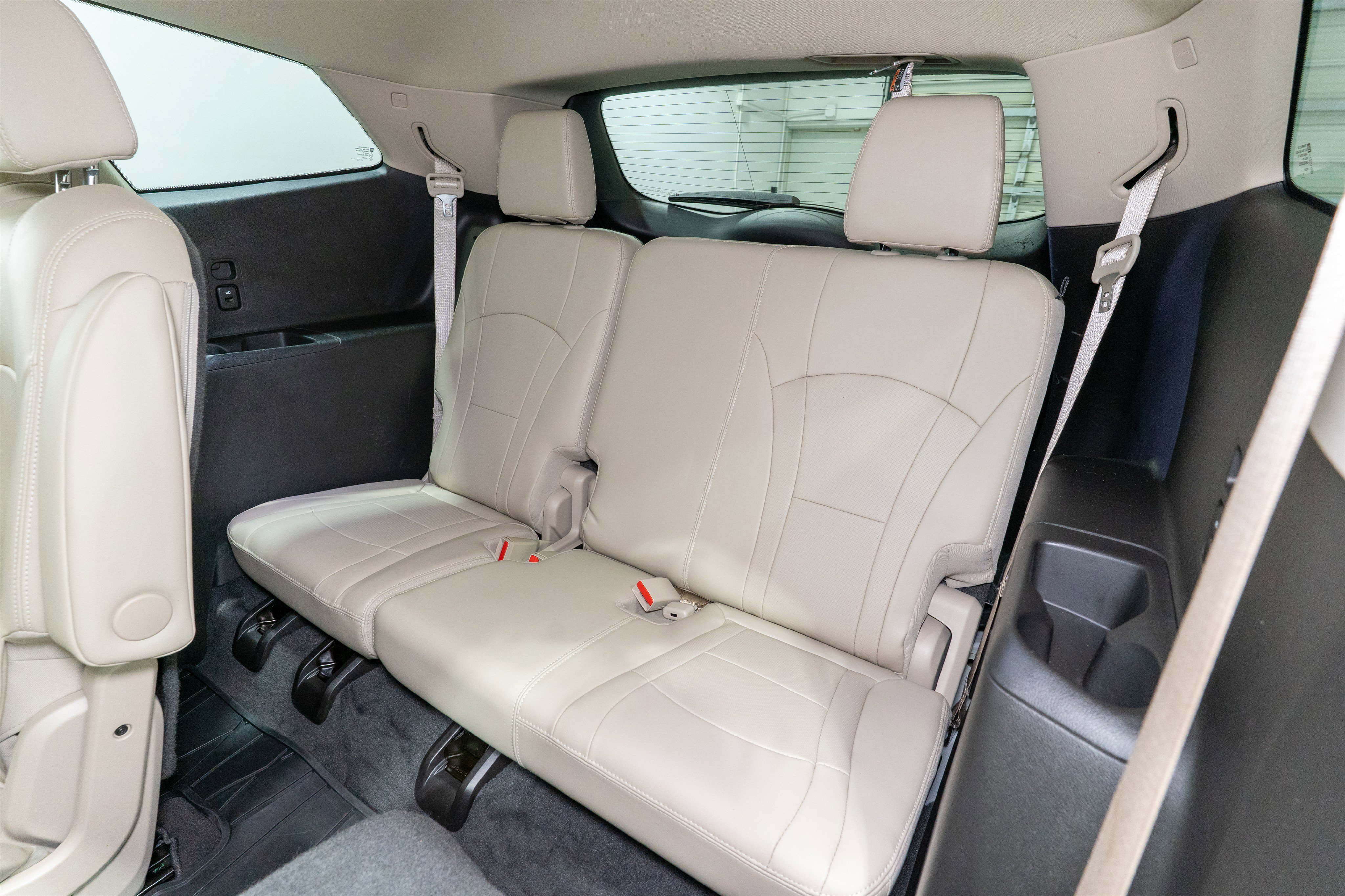 Used 2019 Buick Enclave Essence image 30