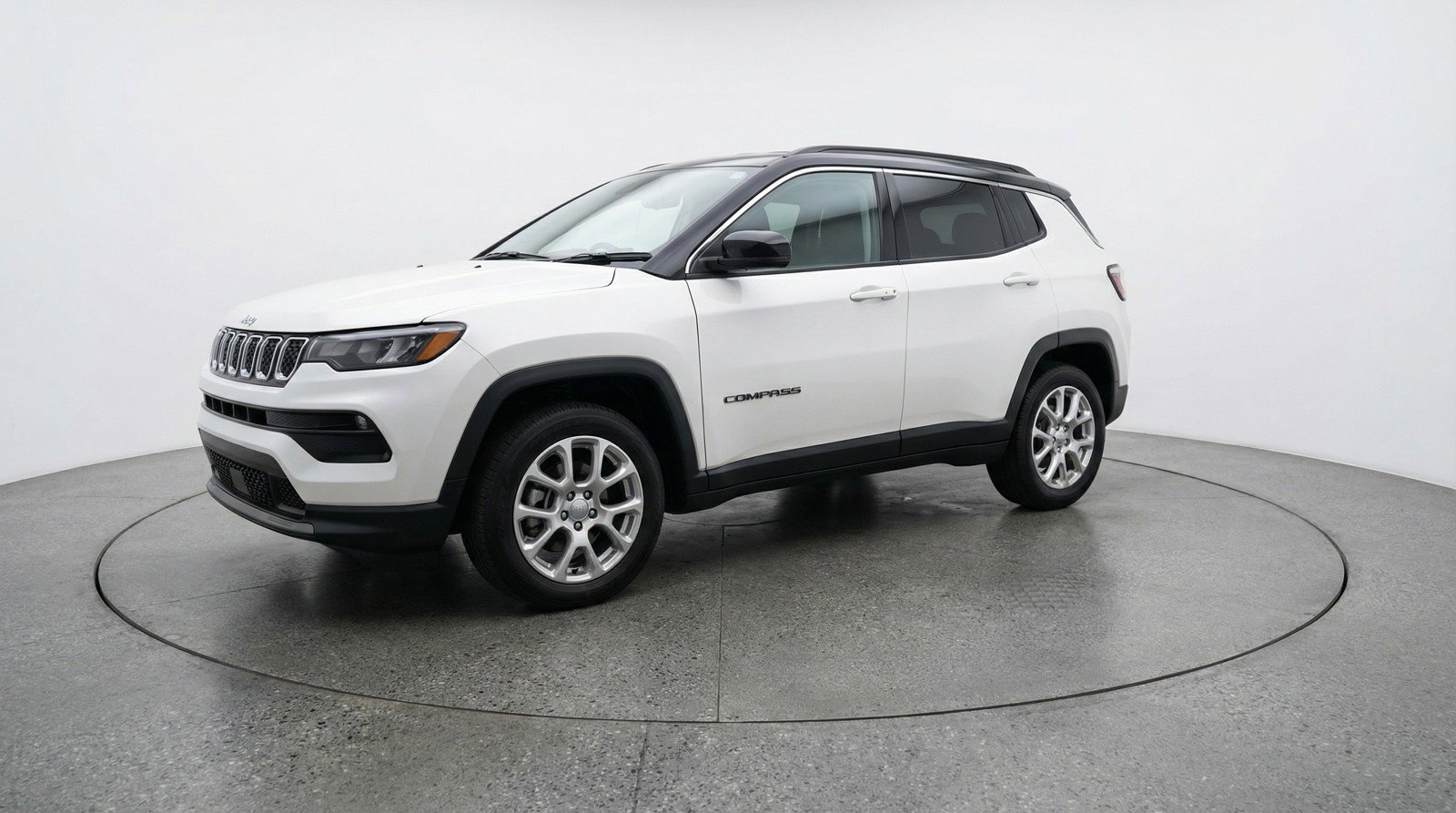 Used 2025 Jeep Compass Limited image 3