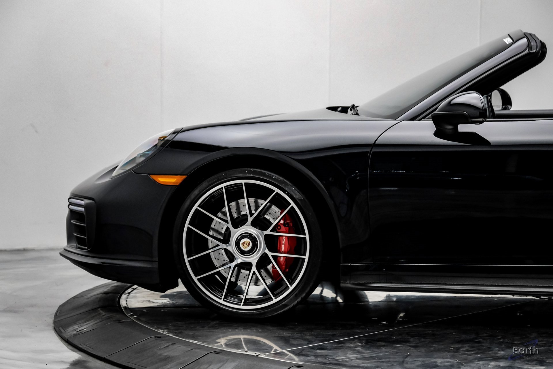 Used 2019 Porsche 911 Turbo image 9