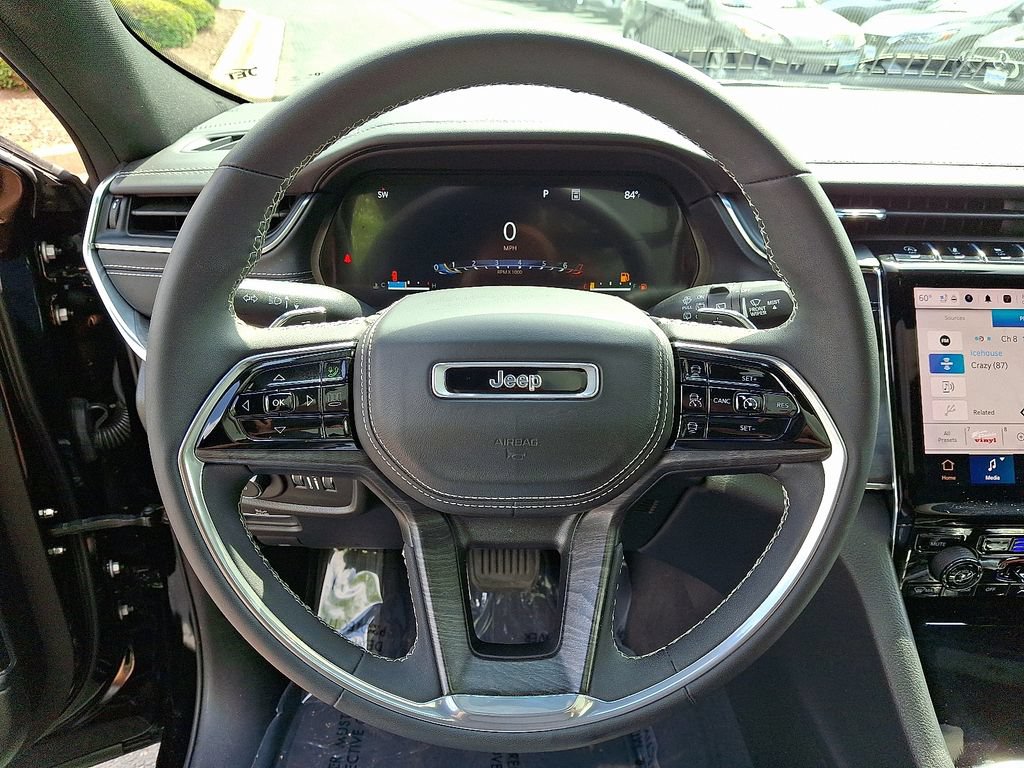 Certified 2023 Jeep Grand Cherokee Overland w/ Luxury Tech Group IV AWD/4WD image 21