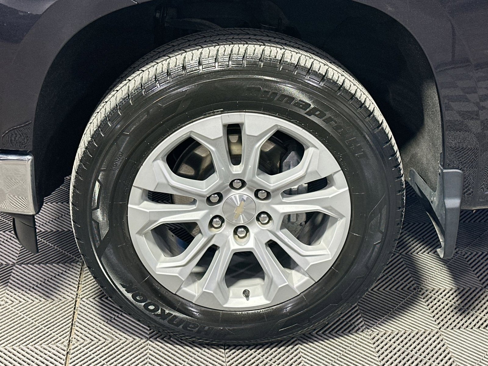 Used 2022 Chevrolet Silverado 1500 LTZ image 12