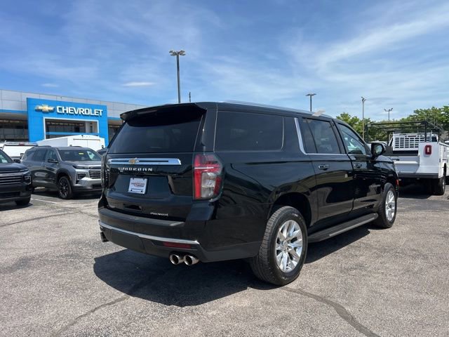 Used 2024 Chevrolet Suburban Premier image 3