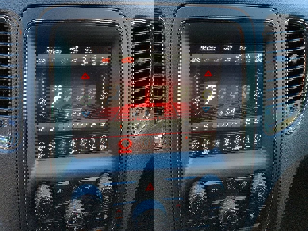 Used 2018 Dodge Durango R/T image 16