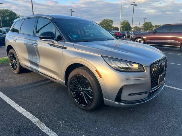 Used 2023 Lincoln Corsair AWD w/ Equipment Group 101A image 3