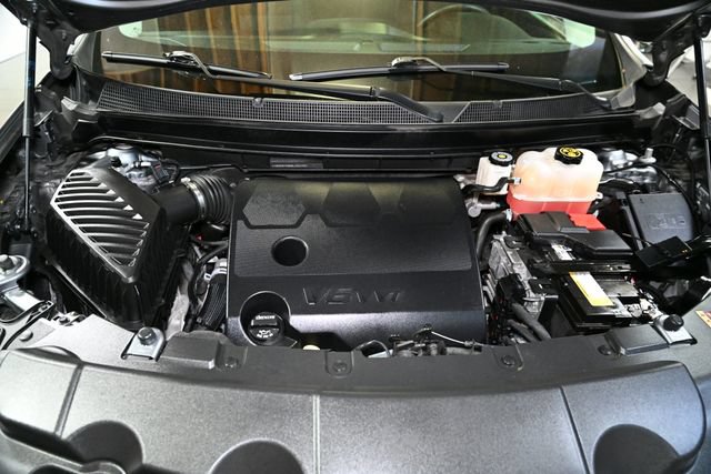 Used 2021 Chevrolet Traverse LS FWD image 15