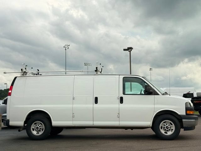 Used 2017 GMC Savana 3500 Extended RWD image 22