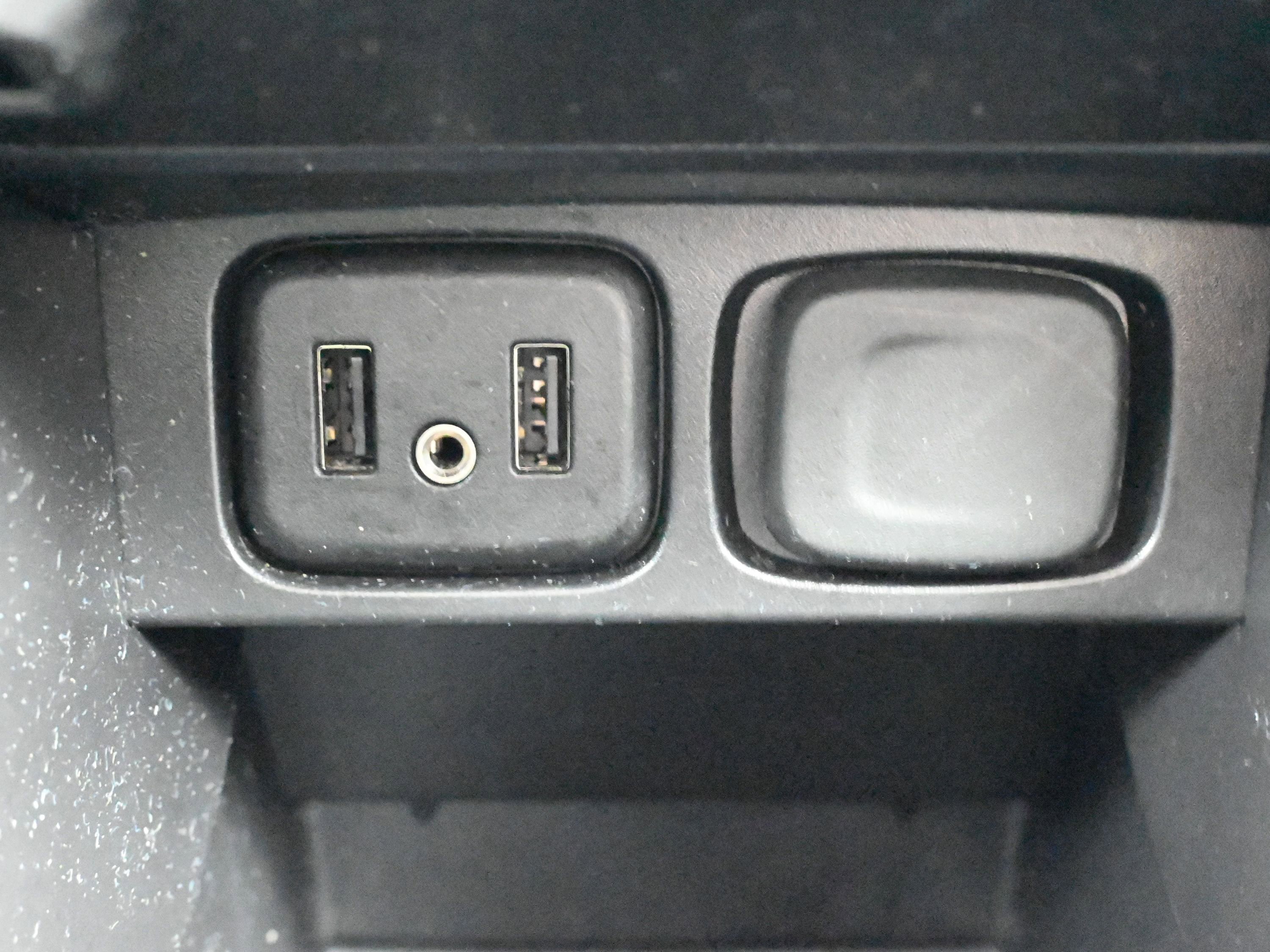 Used 2019 Buick Encore Preferred image 18