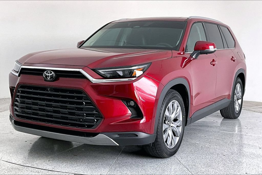 Used 2025 Toyota Grand Highlander FWD image 5