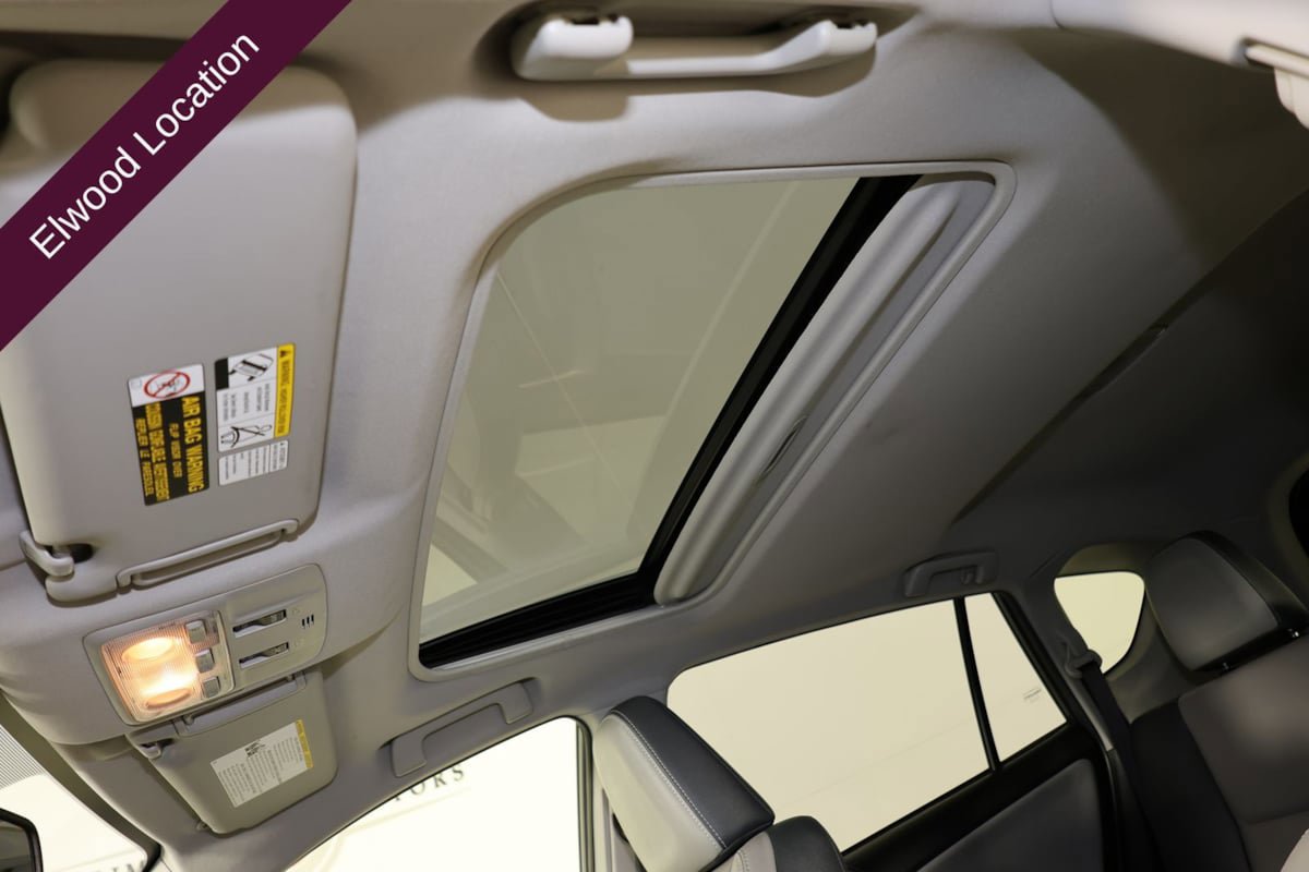 Used 2014 Toyota RAV4 Limited image 13
