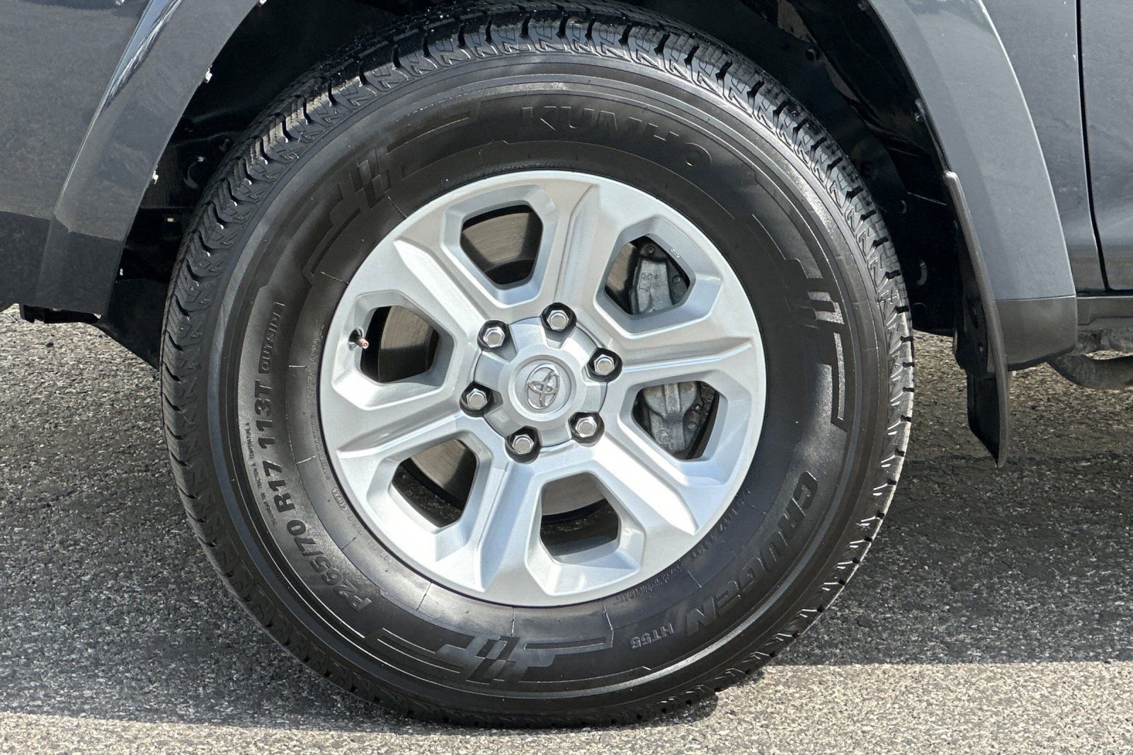 Used 2024 Toyota 4Runner SR5 AWD/4WD image 37