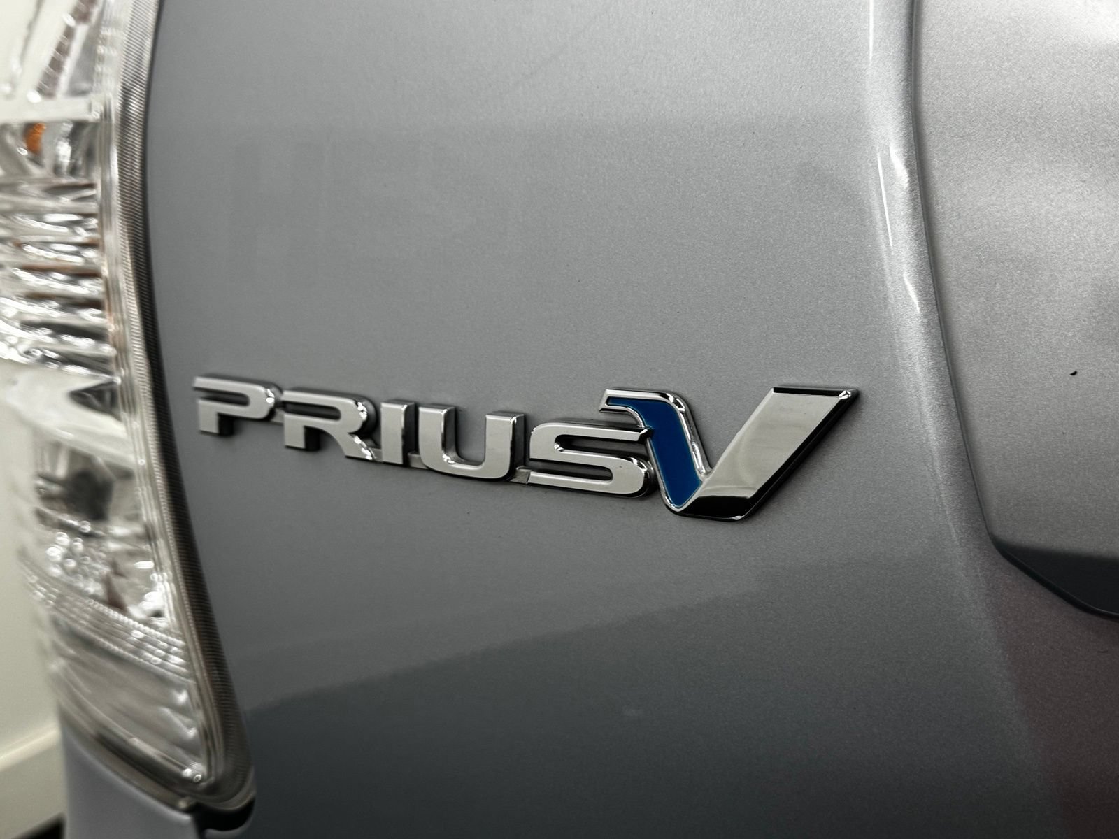 Used 2012 Toyota Prius V Three FWD image 8
