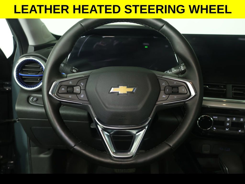 Used 2025 Chevrolet Trax LT w/ LT Convenience Package image 5