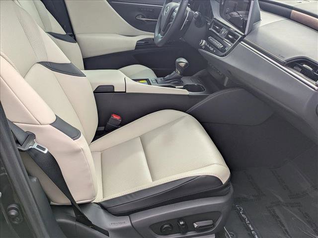 Used 2025 Lexus ES 300h w/ Premium Package image 20