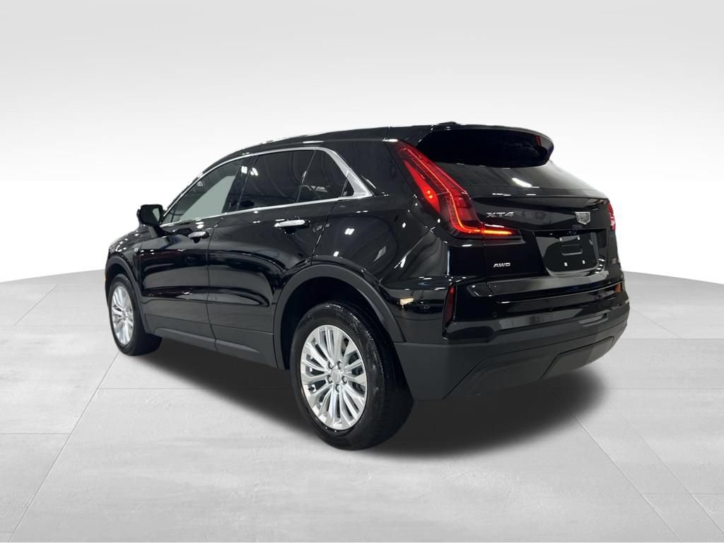 Used 2024 Cadillac XT4 Luxury w/ Cold Weather Package AWD/4WD image 3