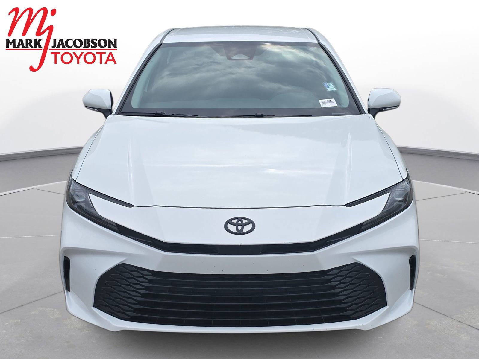 Used 2025 Toyota Camry LE FWD image 2