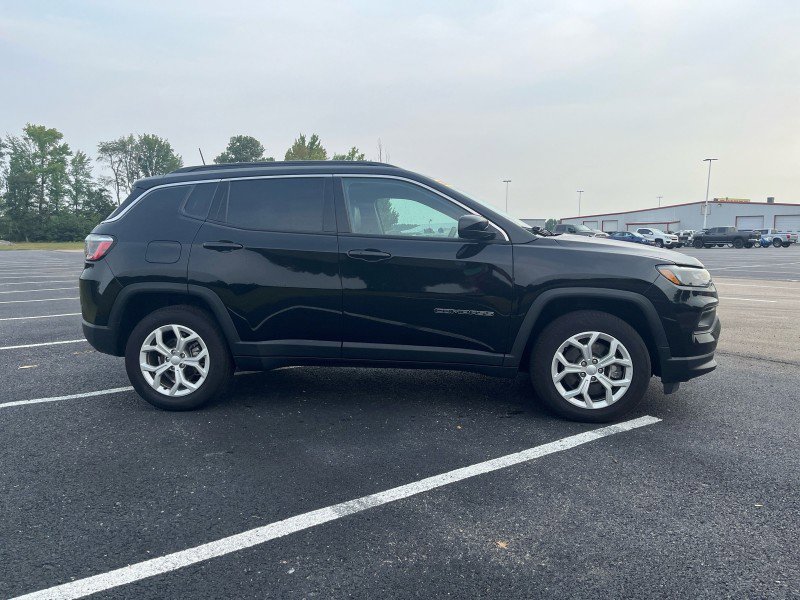 Used 2024 Jeep Compass Latitude AWD/4WD image 4