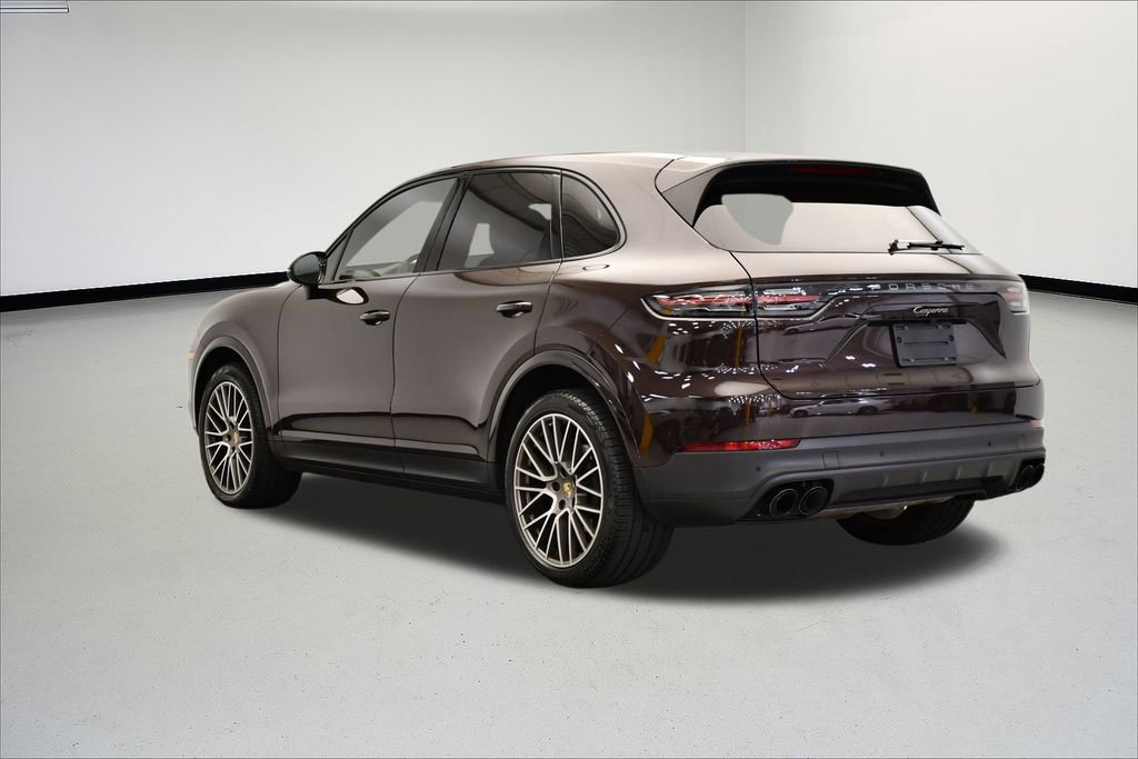Used 2023 Porsche Cayenne Platinum Edition image 3