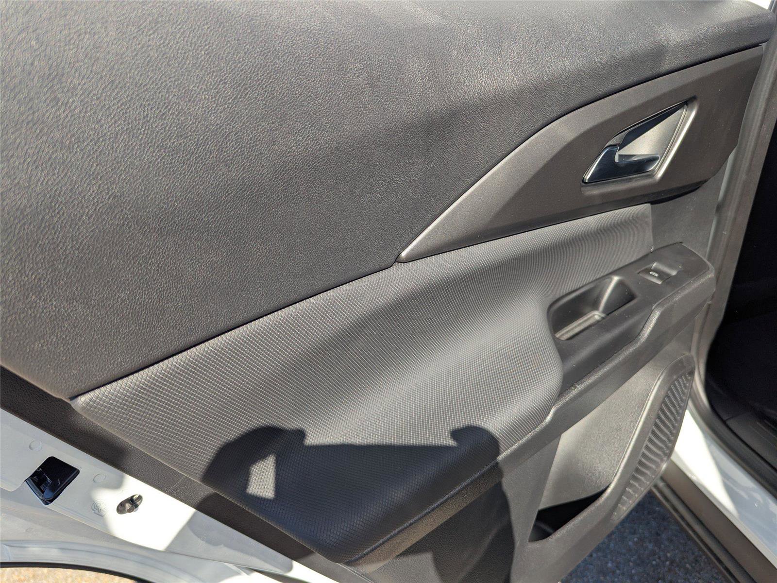 New 2026 Chevrolet Equinox EV LT image 11