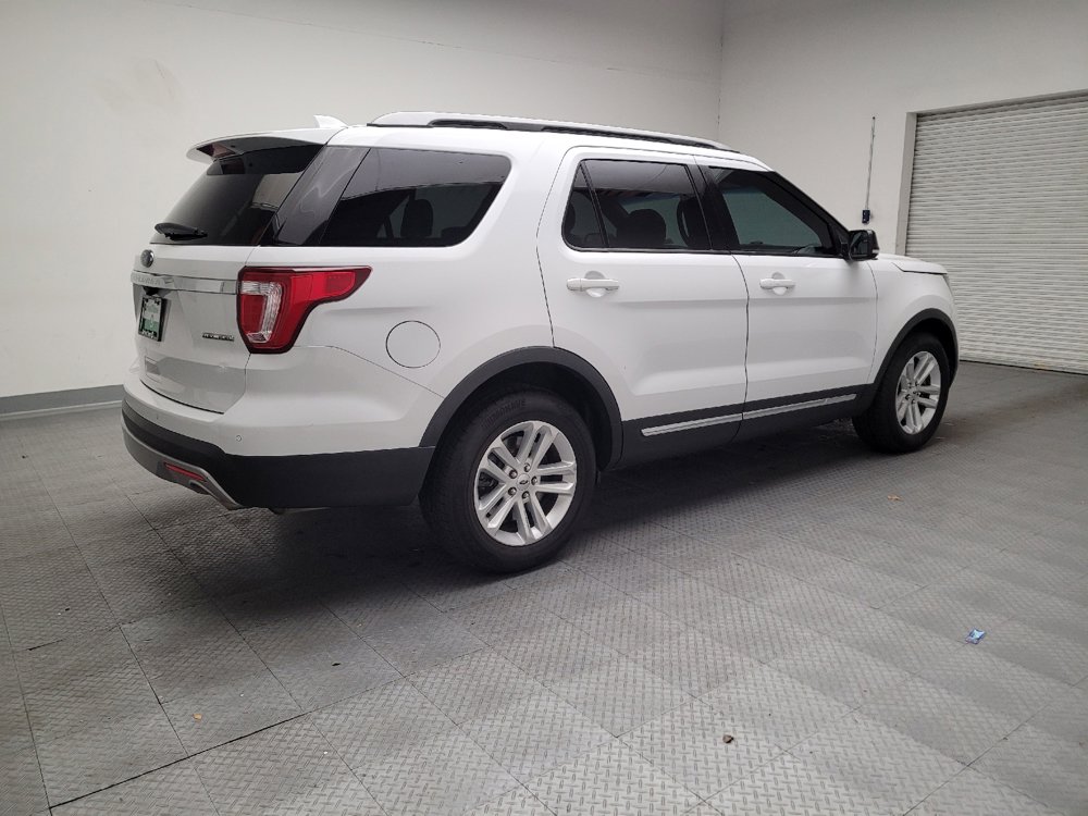 Used 2016 Ford Explorer XLT image 10