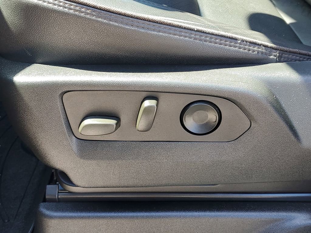 Used 2023 Chevrolet Suburban High Country image 27