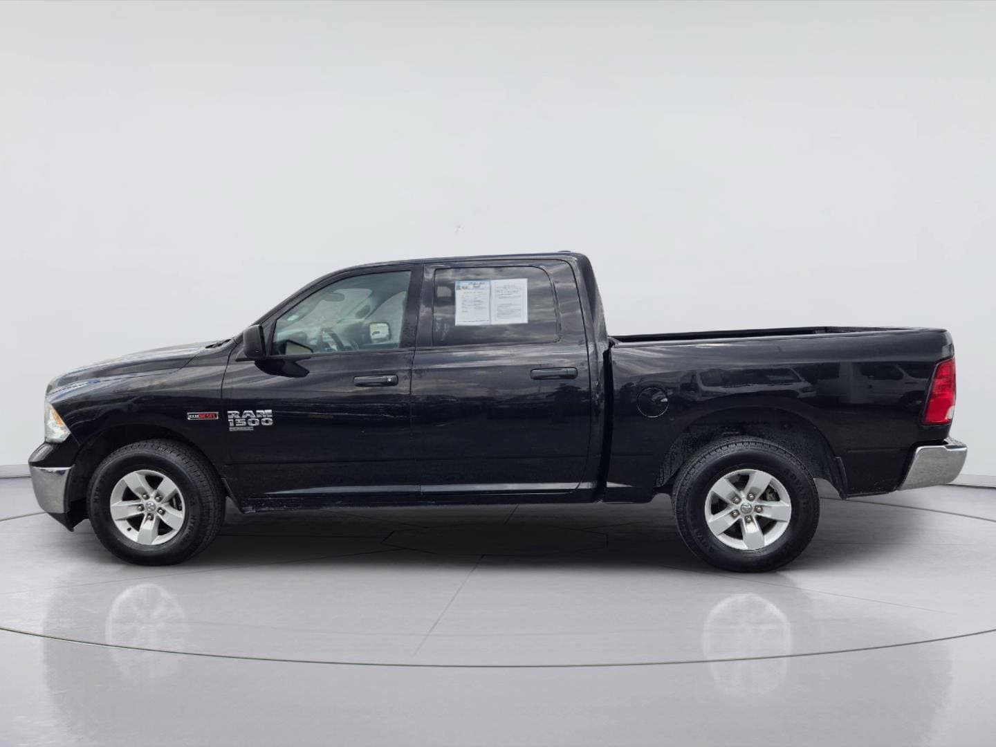 Used 2019 RAM 1500 Tradesman w/ Chrome Appearance Group RWD image 3