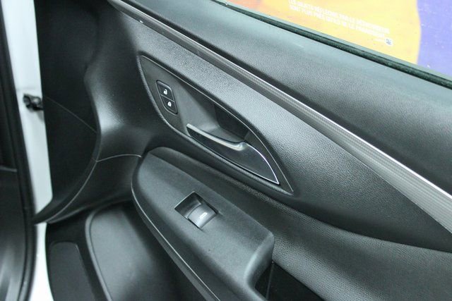 Used 2025 Buick Envista Avenir FWD image 9
