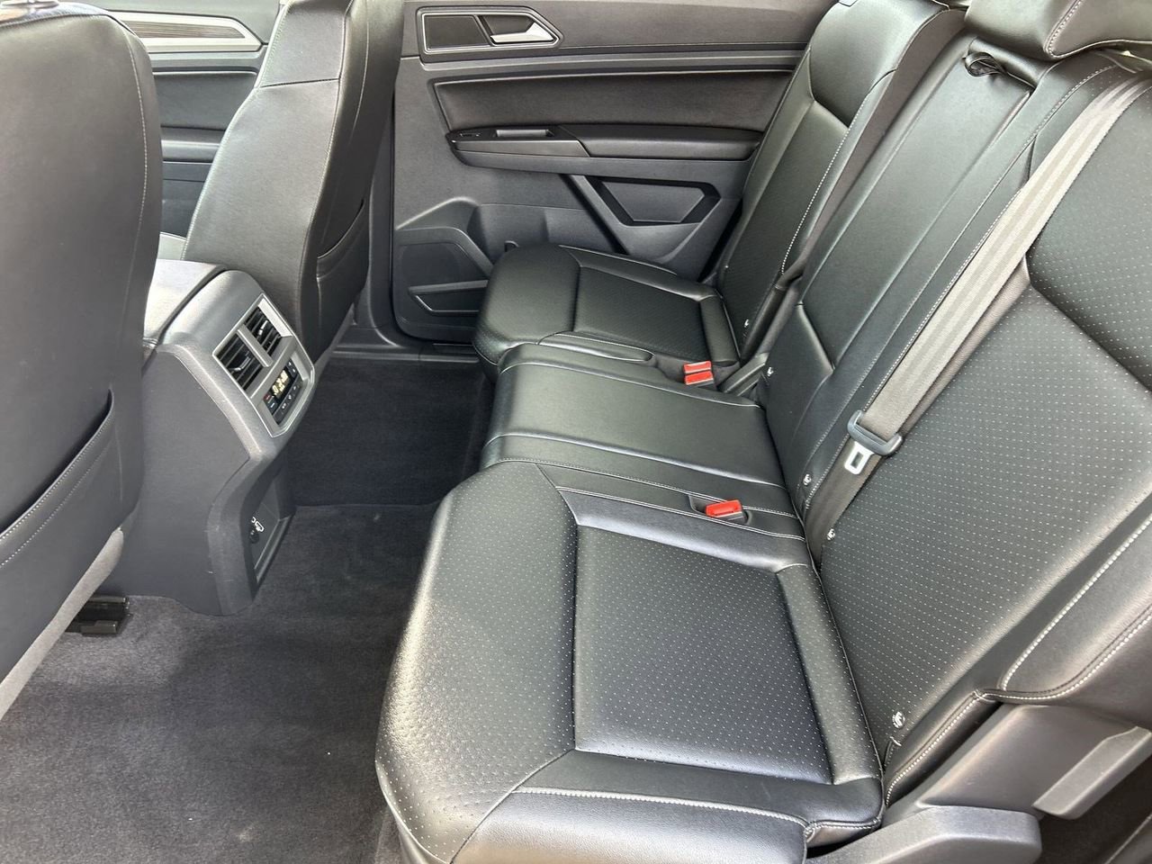 Used 2019 Volkswagen Atlas SE w/ Panoramic Sunroof Package FWD image 14